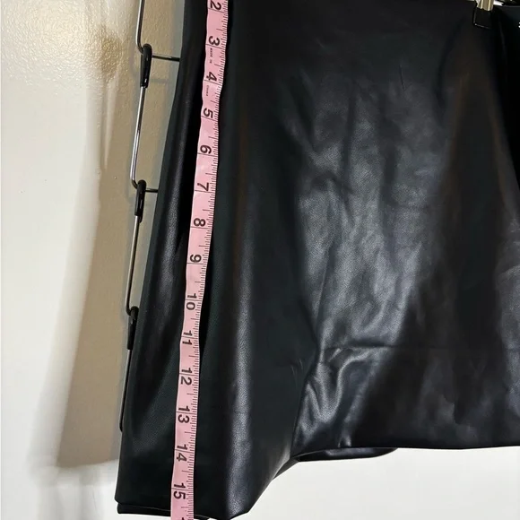 Fabletics Black Faux Leather Mini Skirt XL - Picture 5 of 10